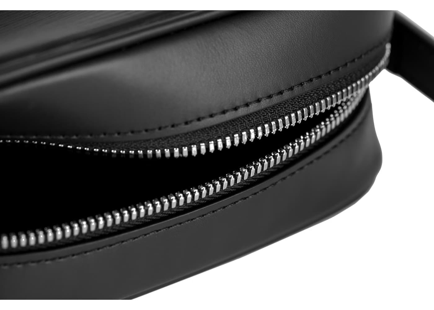 Louis Vuitton x Supreme Danube Epi PM Black 4
